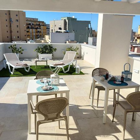 Romantic Suite Monopoli Luaran gambar