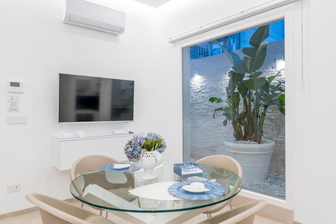 Romantic Suite Monopoli Luaran gambar