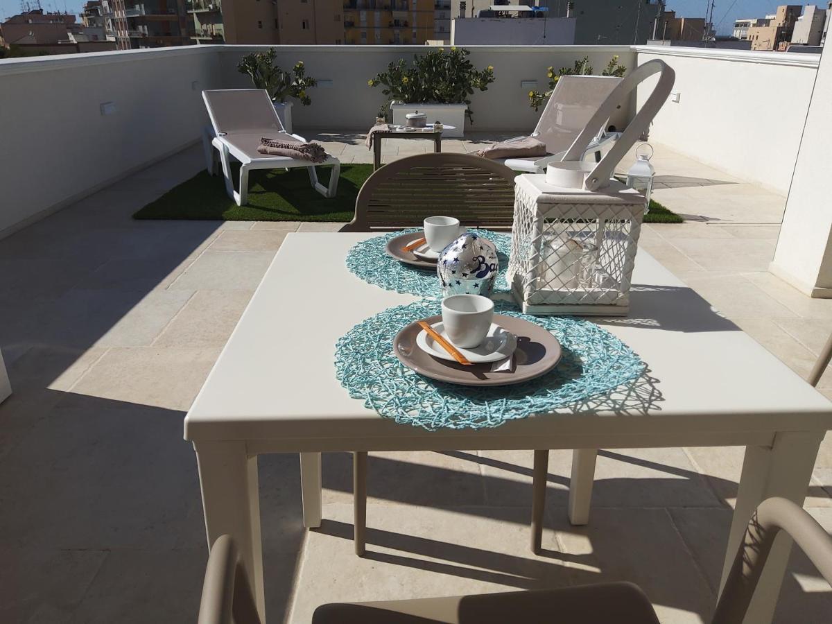 Romantic Suite Monopoli Luaran gambar